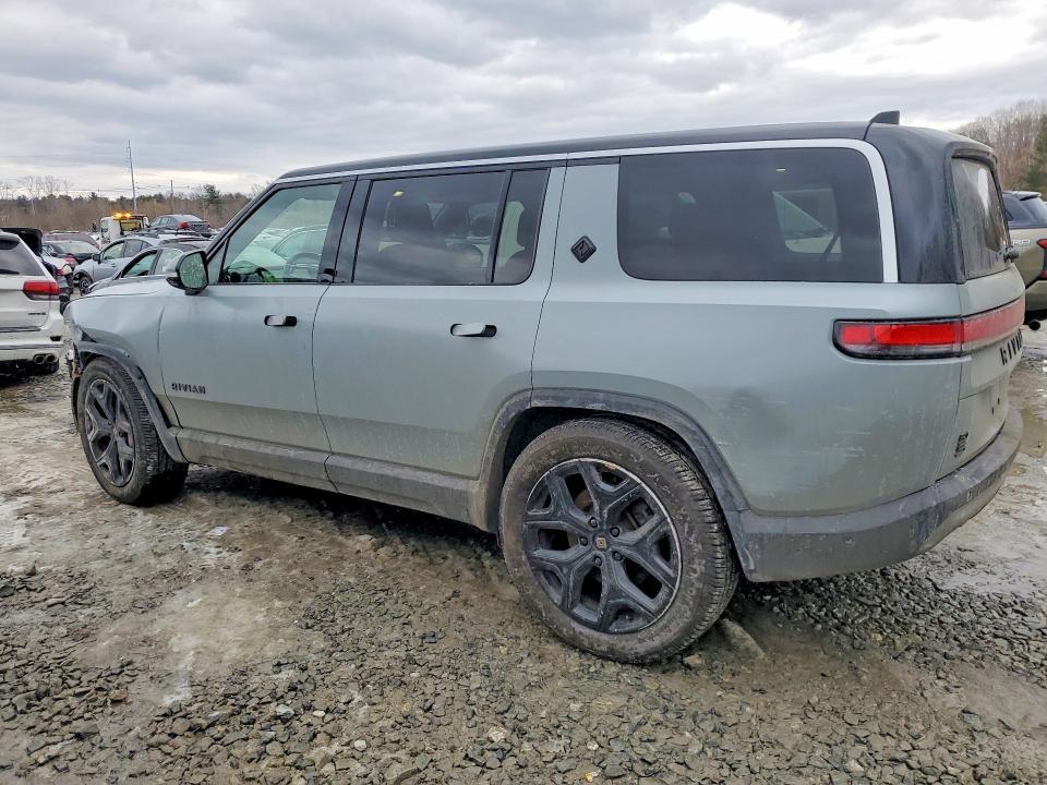 2023 Rivian R1S Adventure