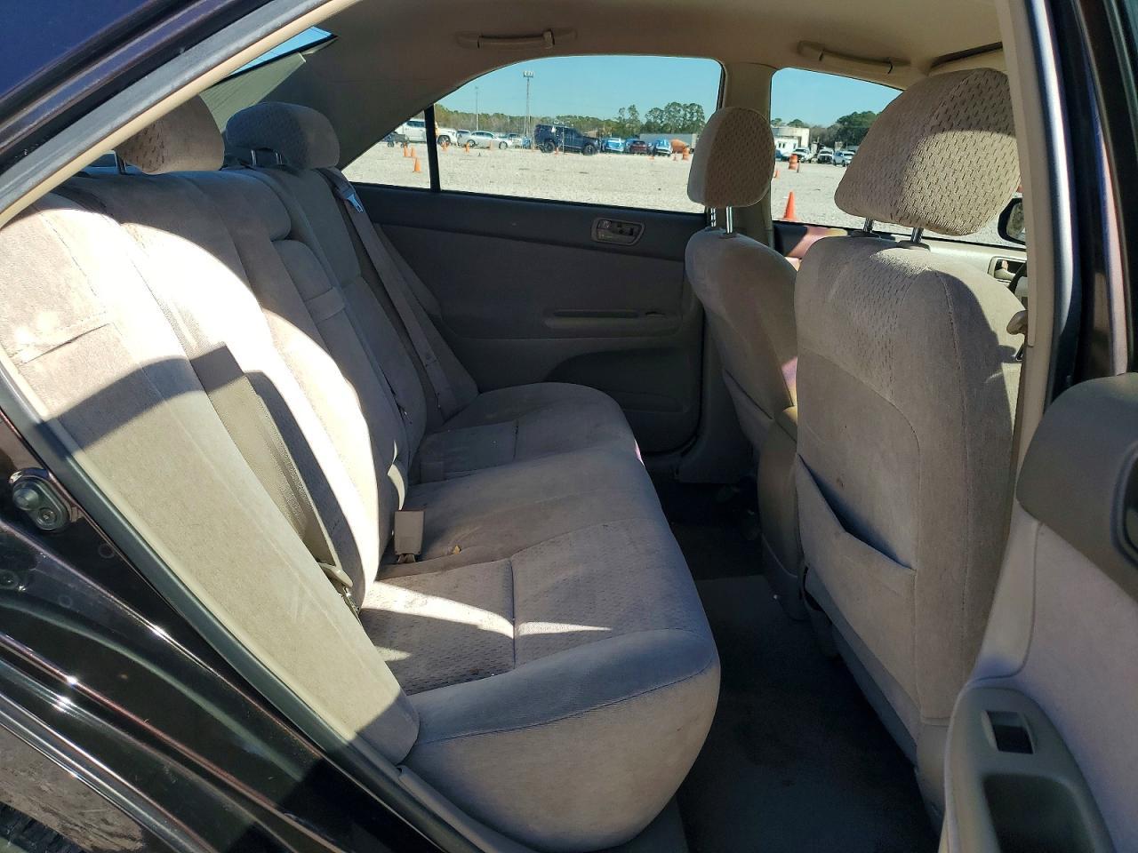 2003 Toyota Camry le