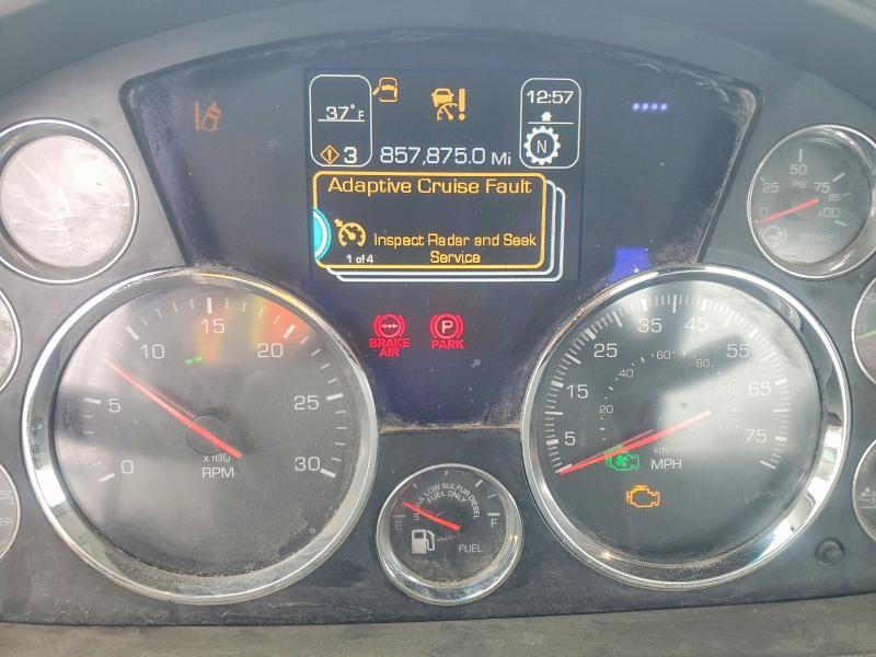 2015 Kenworth T680 Semi Truck