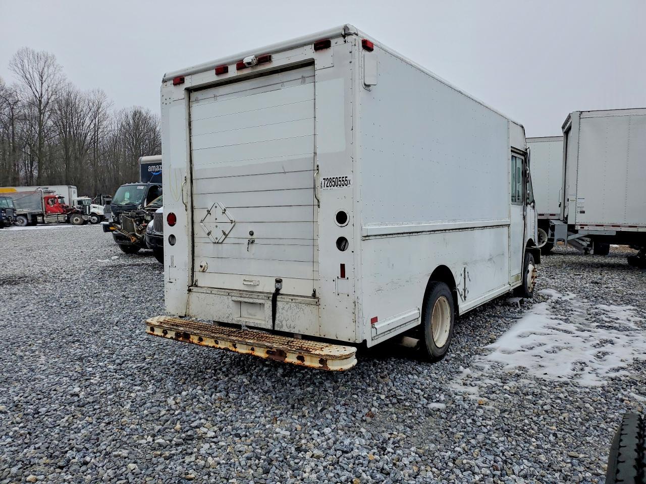 1999 Freightliner MT45 Delivery Truck