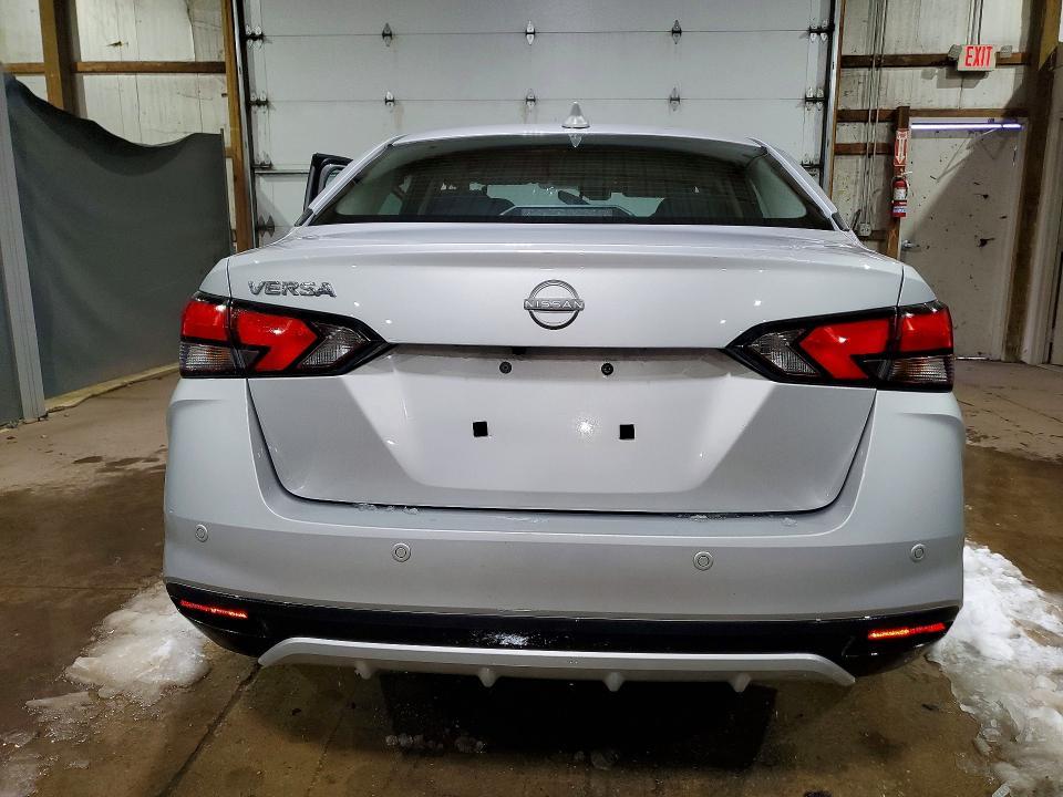 2025 Nissan Versa sv