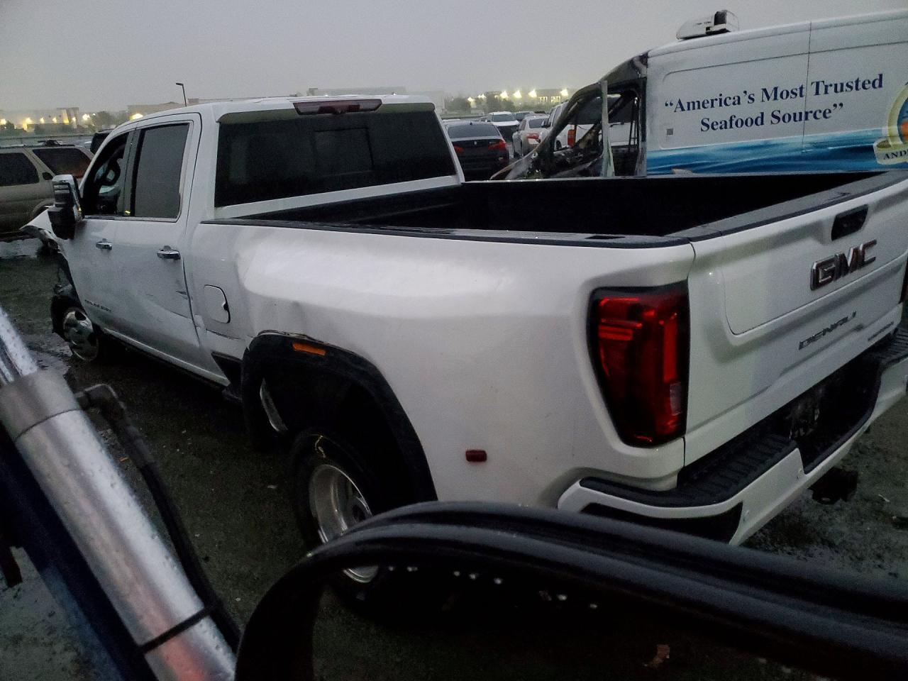 2020 GMC Sierra K3500 Denali