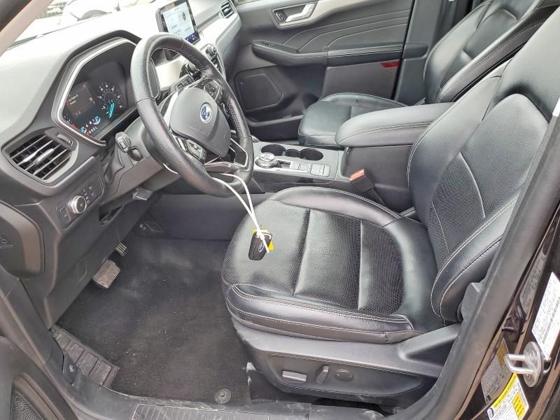 2021 Ford Escape sel