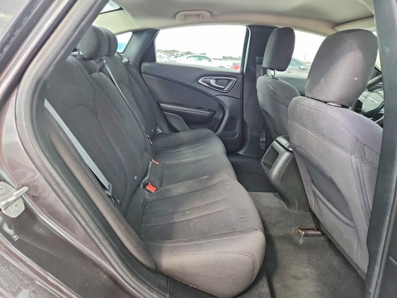 2015 Chrysler 200 Limited