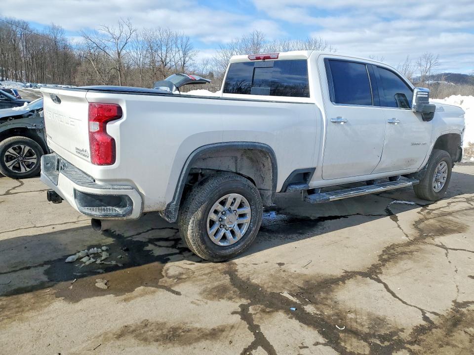 2022 Chevrolet Silverado K3500 High Country