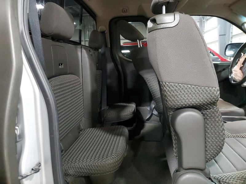 2013 Nissan Frontier sv V6