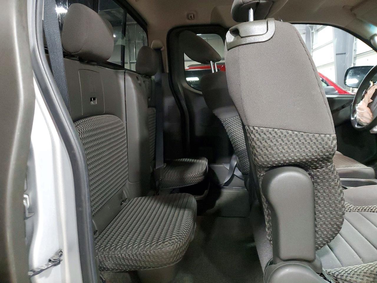 2013 Nissan Frontier SV V6