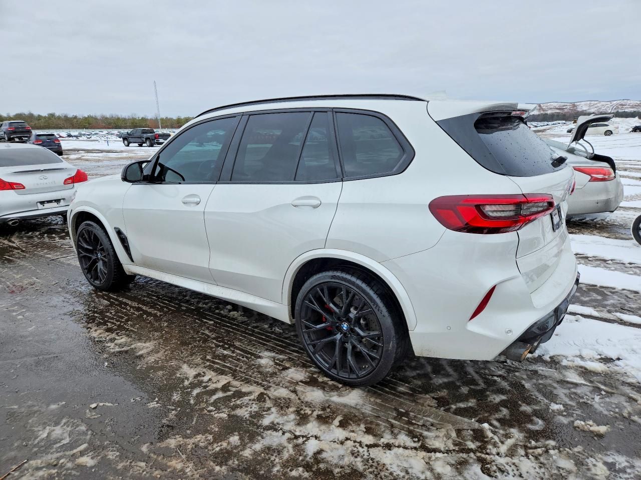 2023 BMW X5 m