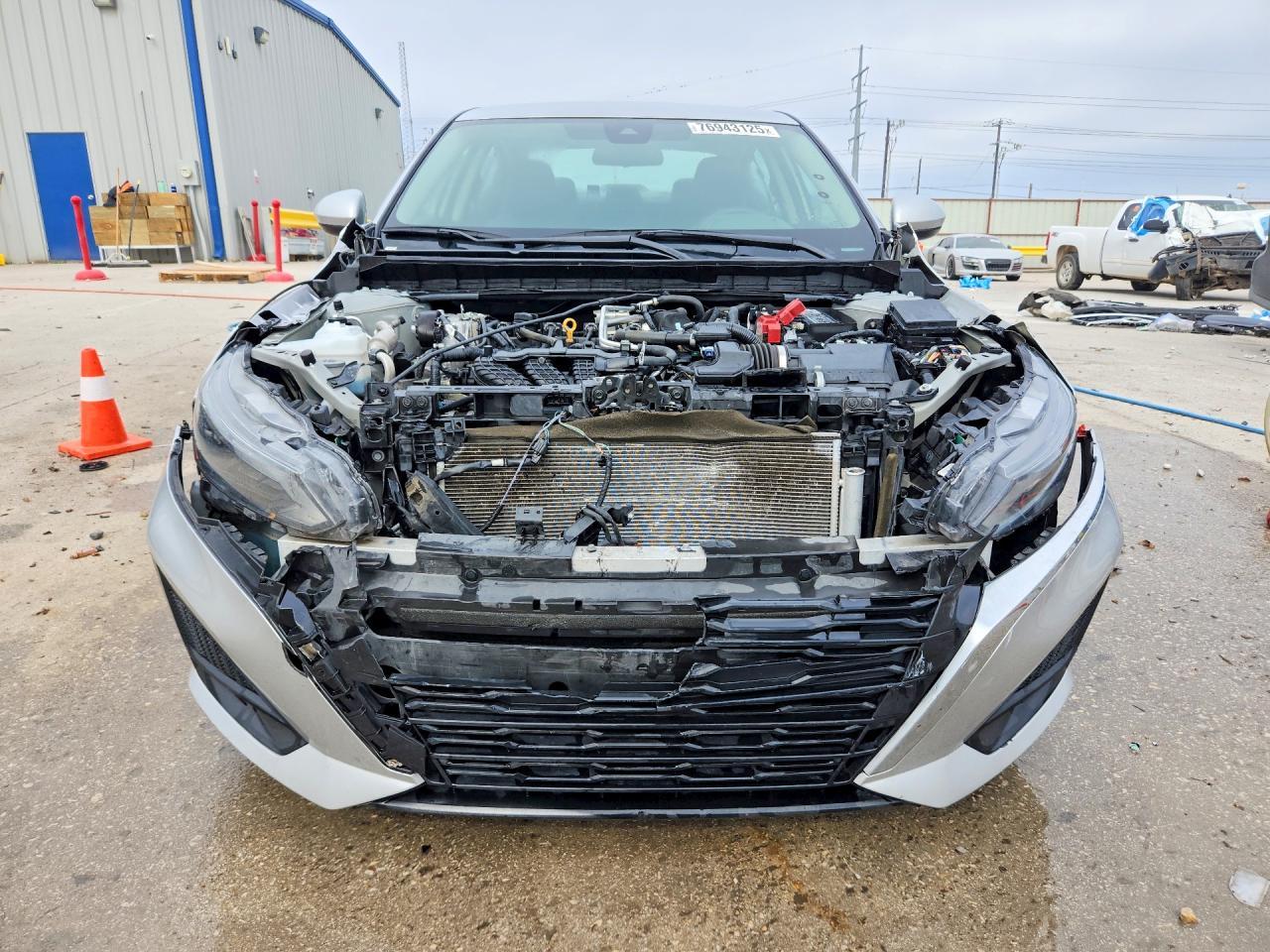 2023 Niss Altima