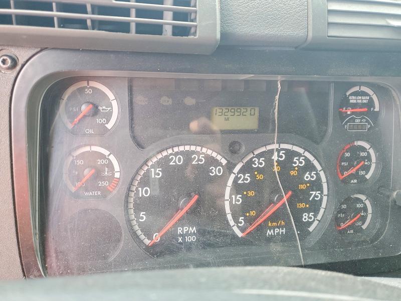 2011 Freightliner Cascadia Semi Truck