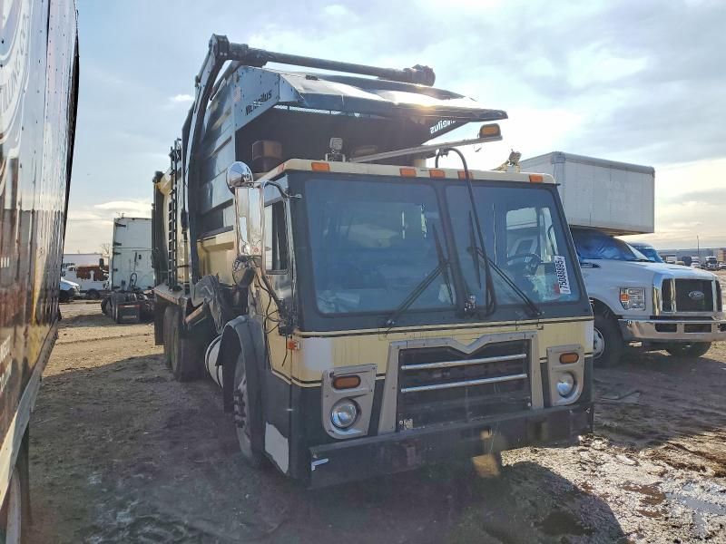 2010 Mack 600 Leu600