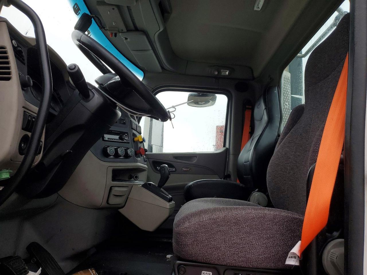 2018 Peterbilt 579 Semi Truck