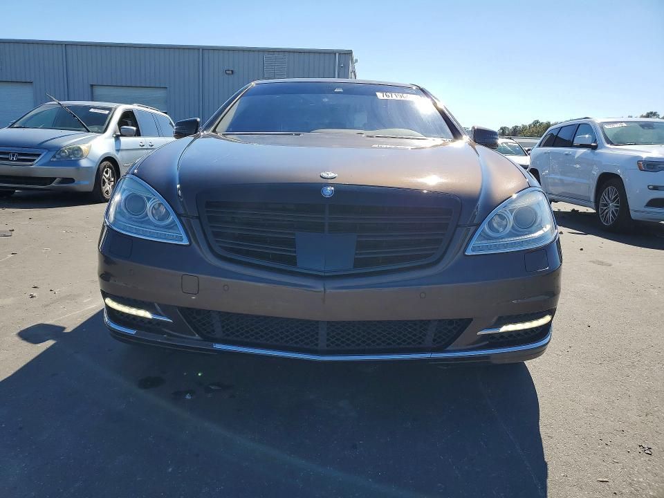 2010 Mercedes-Benz S 550