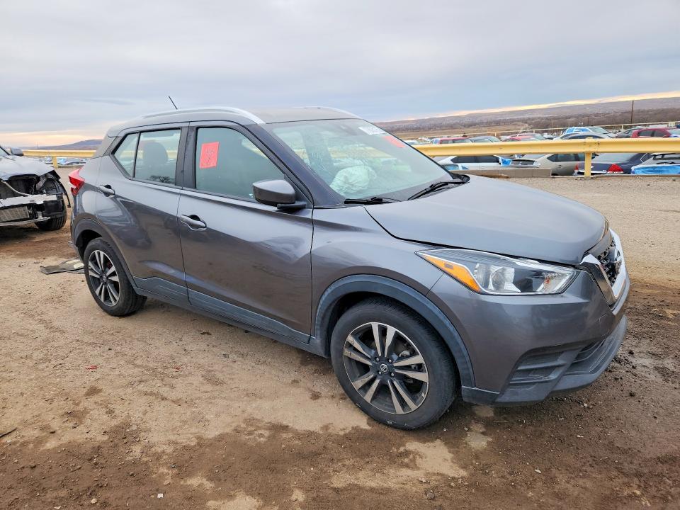 2020 Nissan Kicks sv