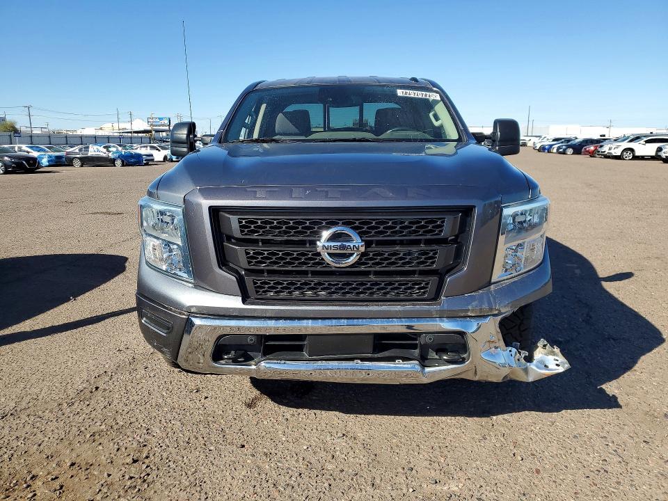 2021 Nissan Titan SV