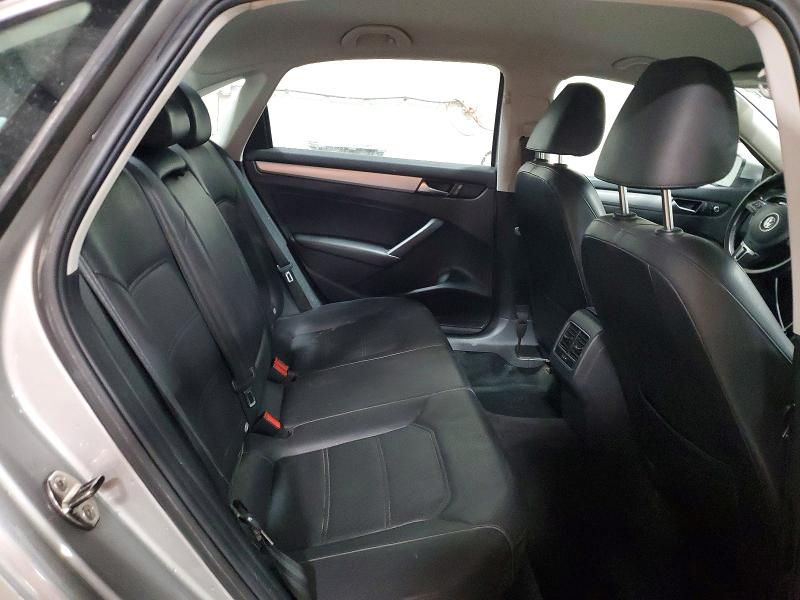 2013 Volkswagen Passat se