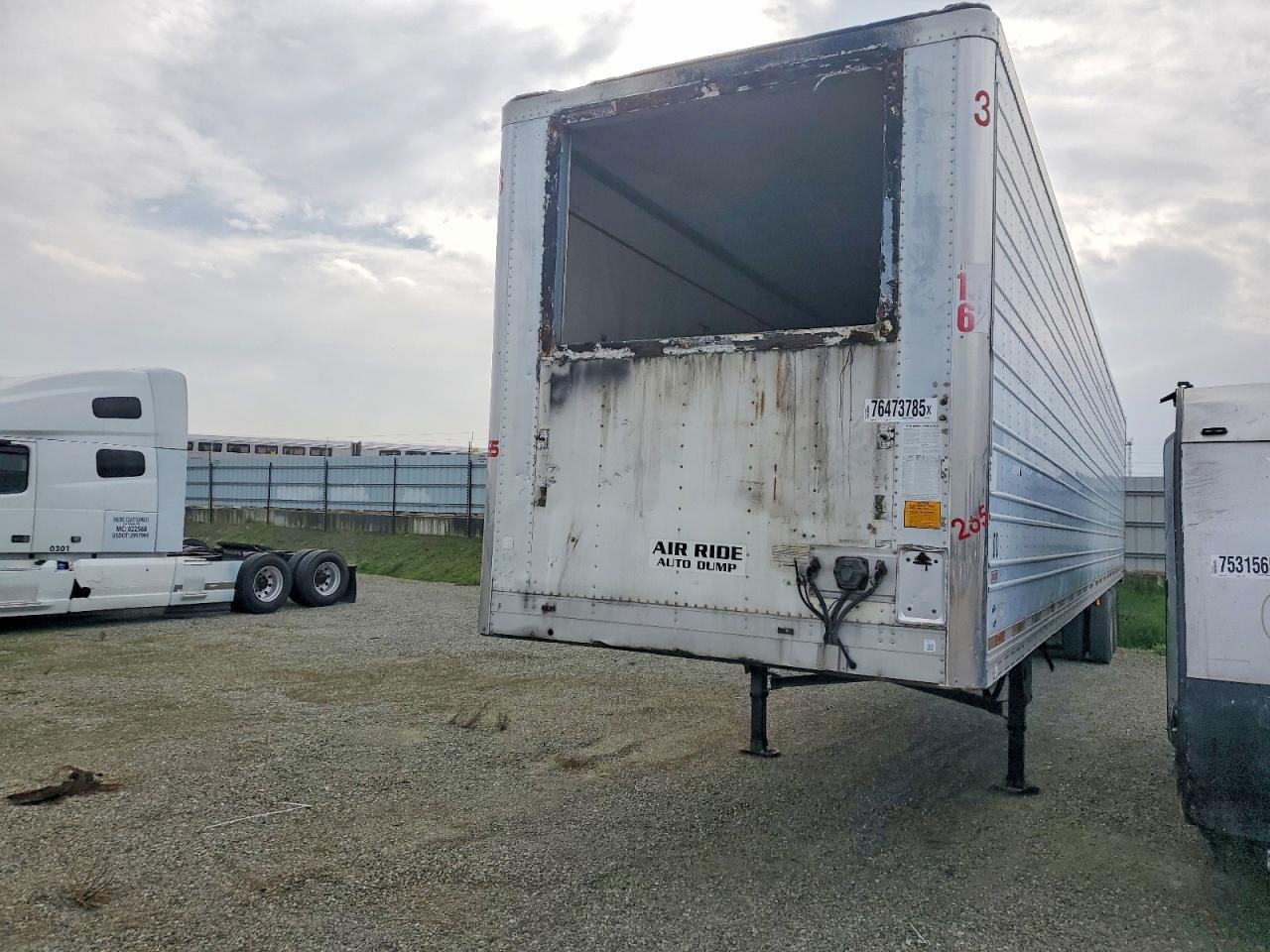 2004 Utility VS2RA Refrigerated Van Trailer