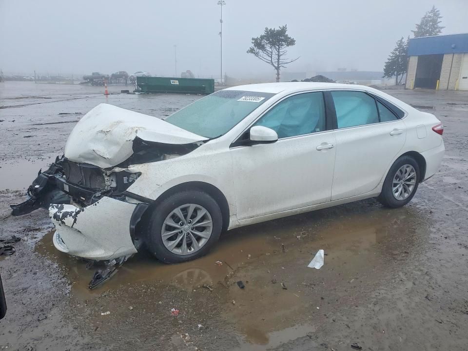 2016 Toyota Camry le