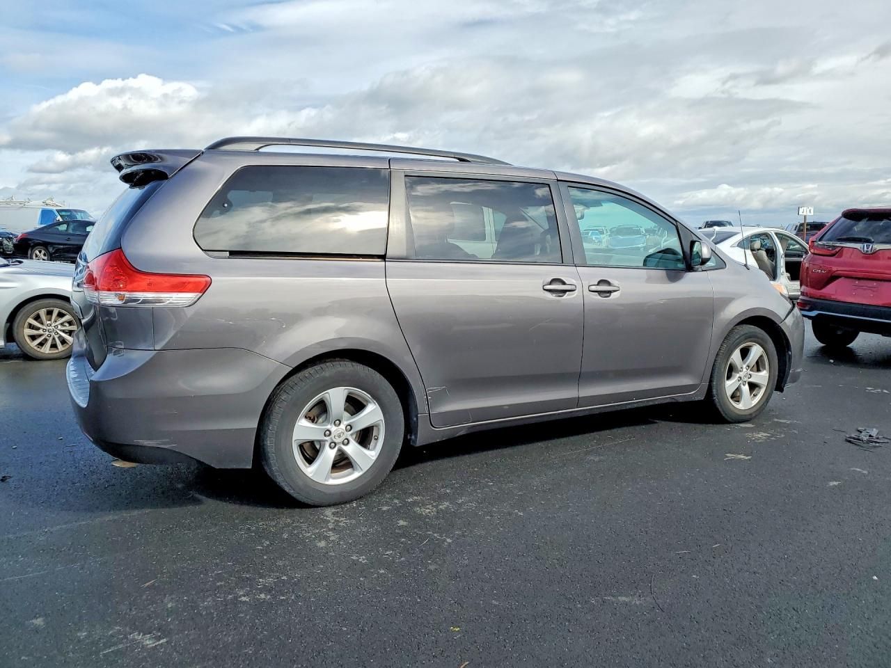 2012 Toyota Sienna le