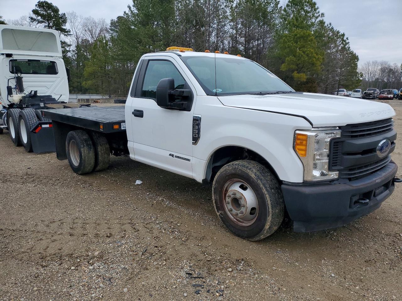 2017 Ford F350 Super Duty Flatbed Truck