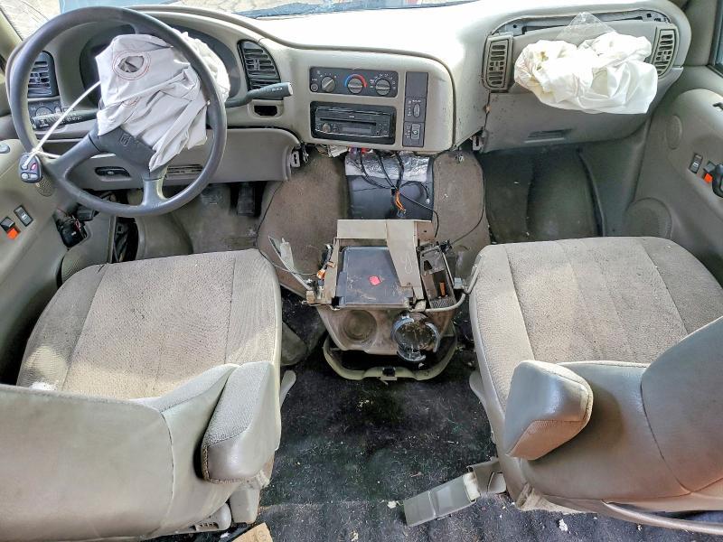 2002 GMC Safari xt
