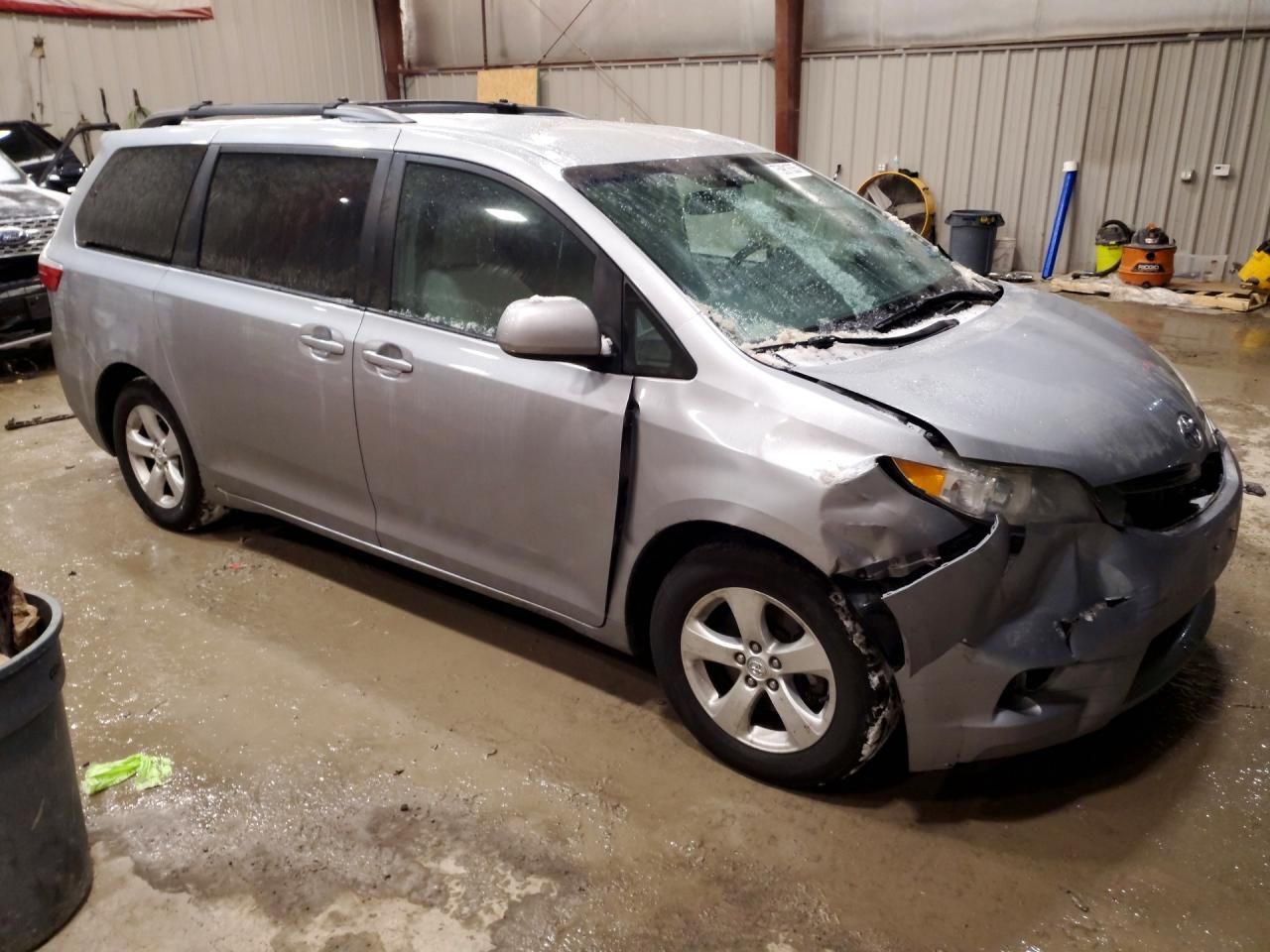 2016 Toyota Sienna le