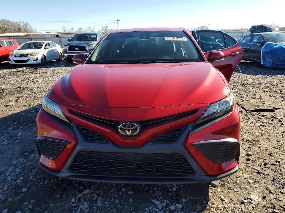 2021 Toyota Camry se