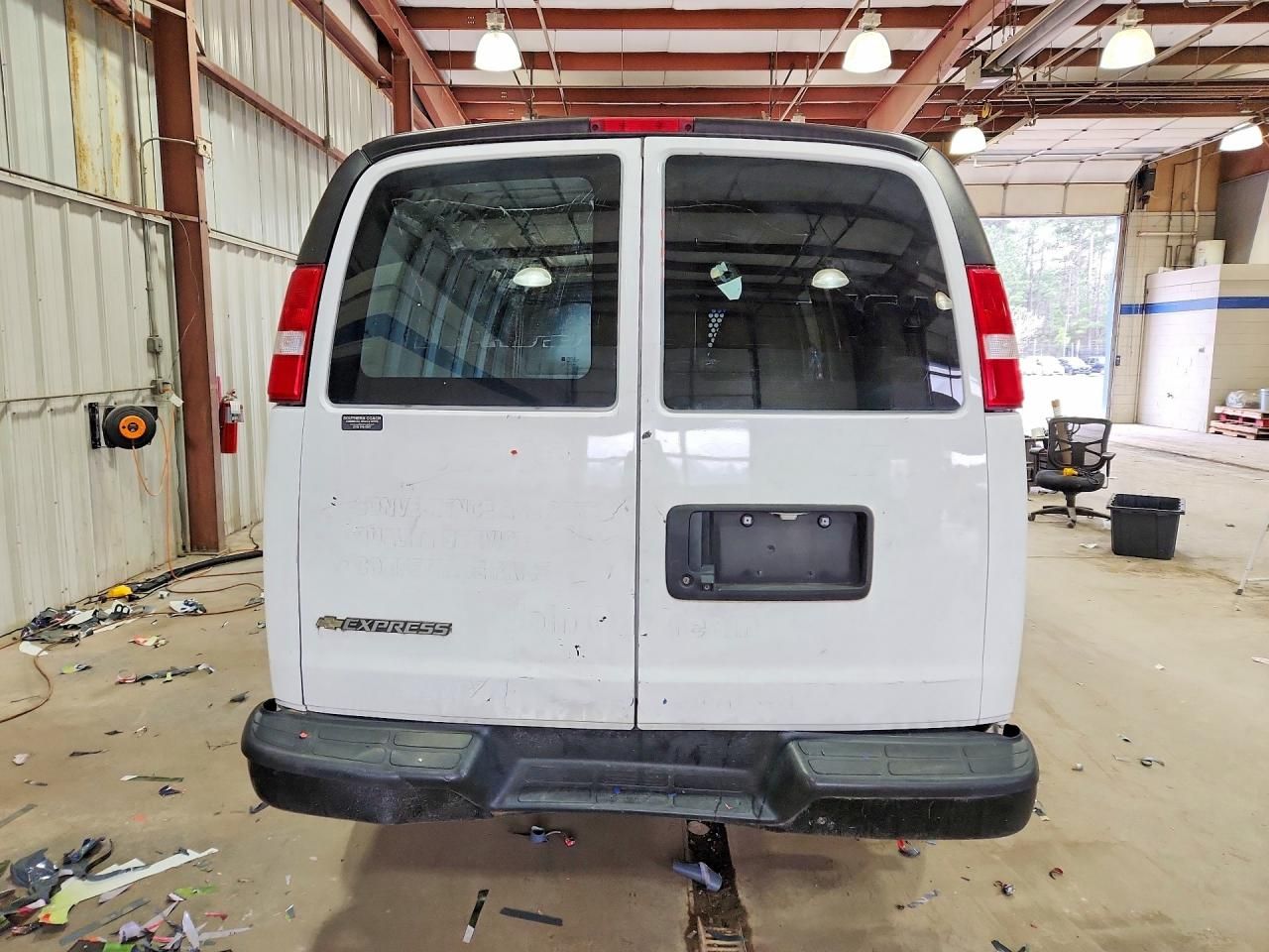 2020 Chevrolet Express G2500