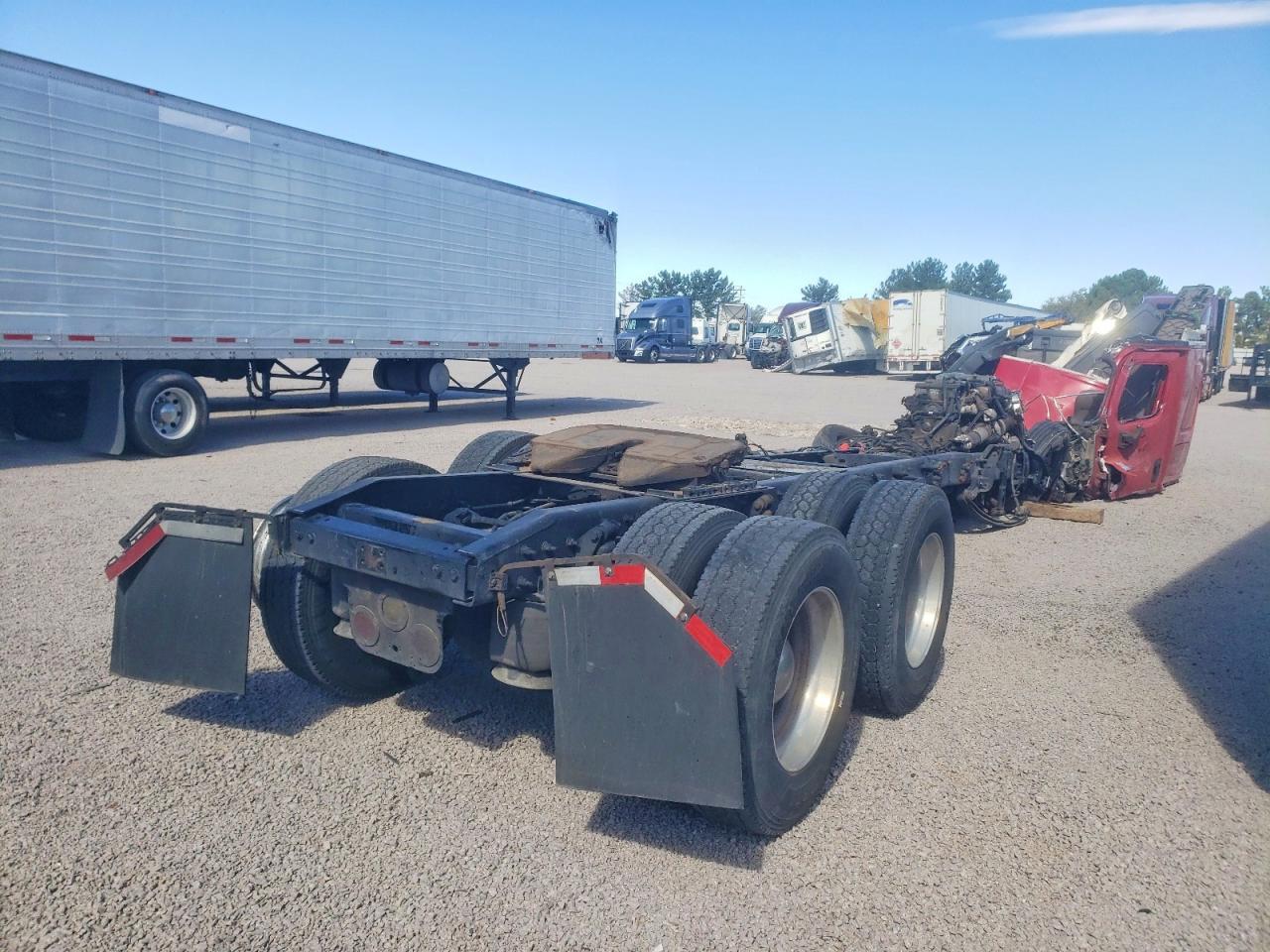 2016 Freightliner Cascadia 125 Semi Truck