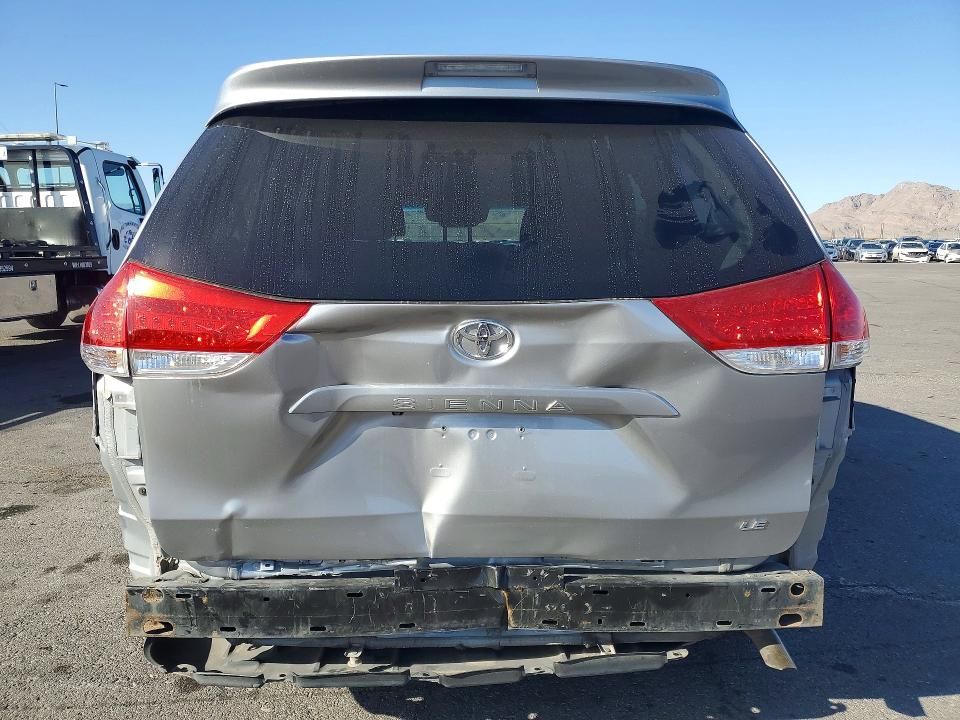 2013 Toyota Sienna le