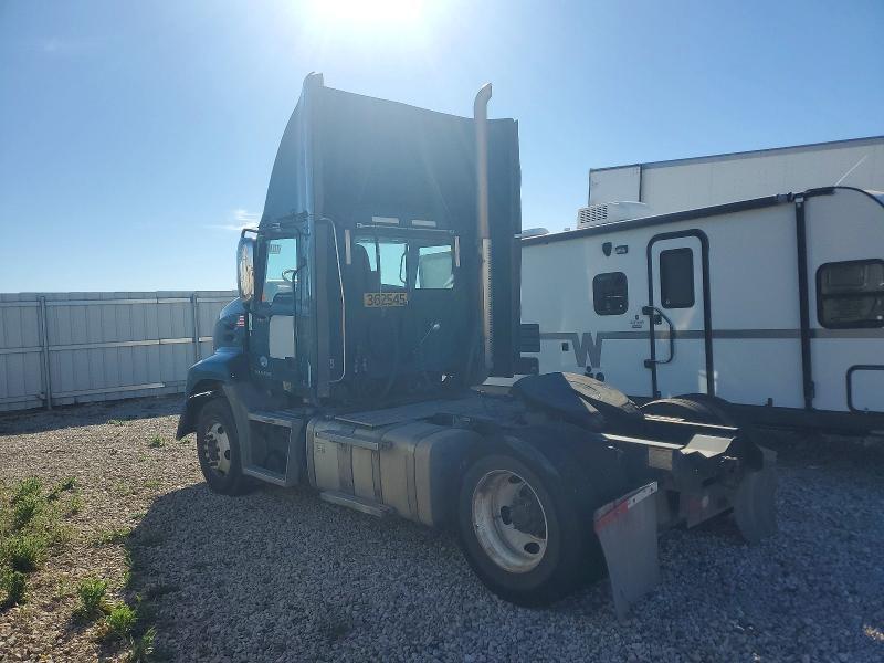 2017 Mack CXU613 Semi Truck