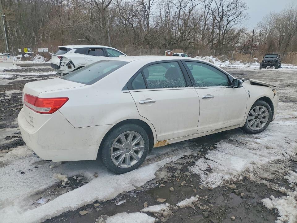 2011 Lincoln Townhouse MKZ