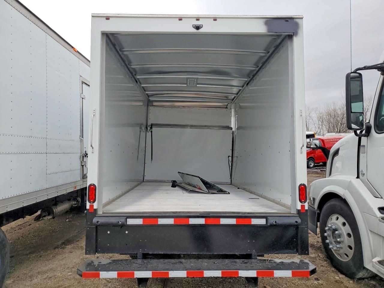 2025 GMC Savana BOX Truck