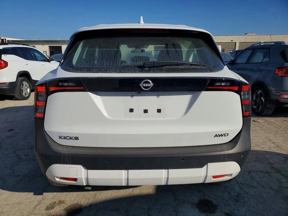 2025 Nissan Kicks s