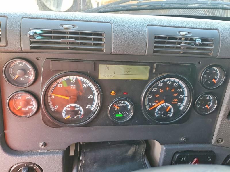 2015 Freightliner Cascadia Semi Truck