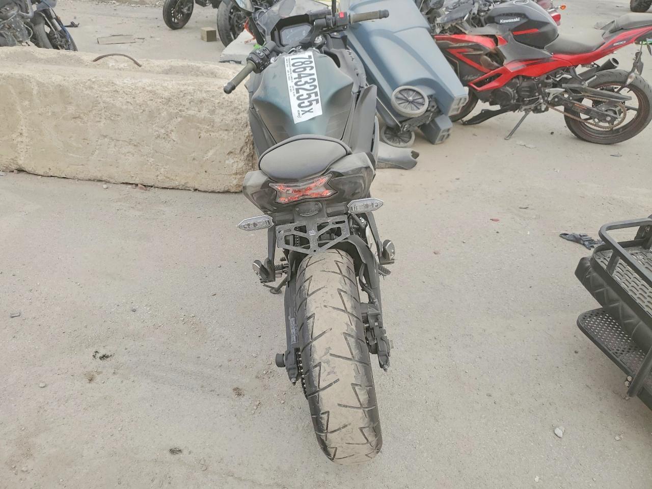 2025 Kawasaki EX650 P