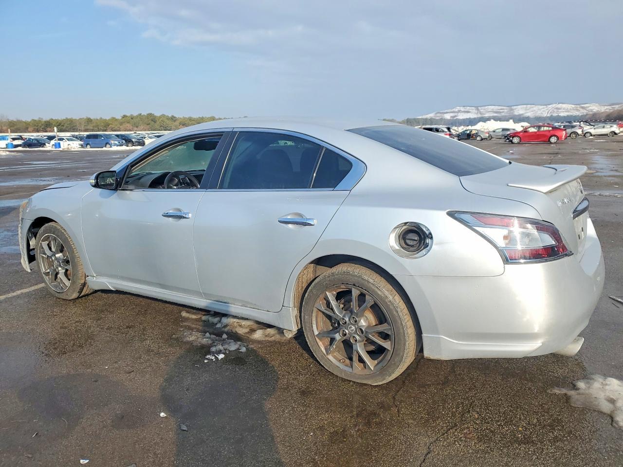 2012 Nissan Maxima s