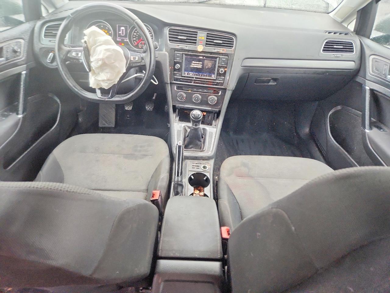 2018 Volkswagen Golf s