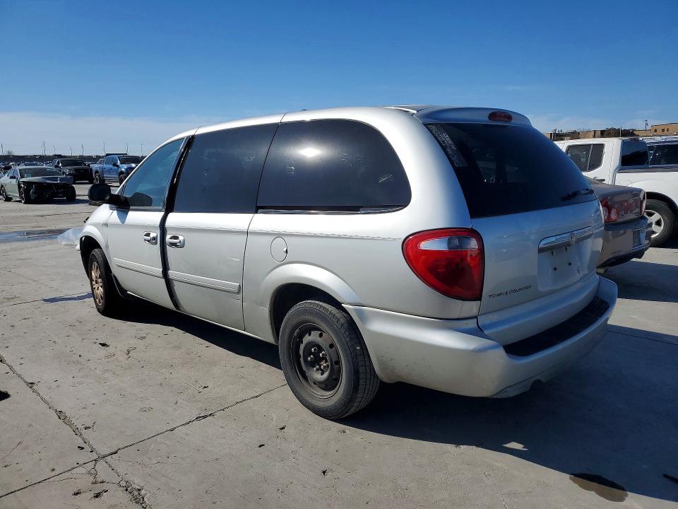 2005 Chrysler Town & Country lx