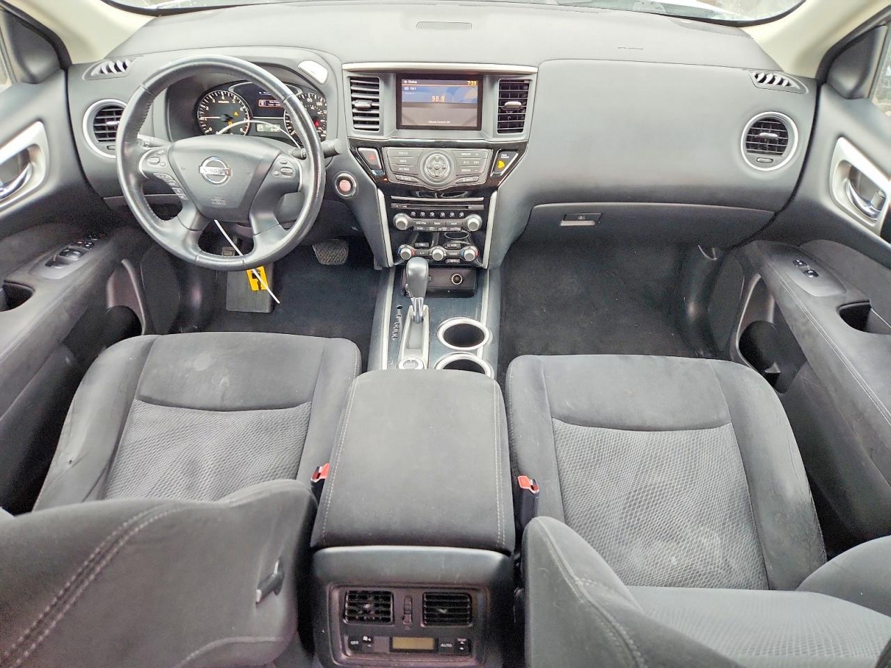 2014 Nissan Pathfinder sv