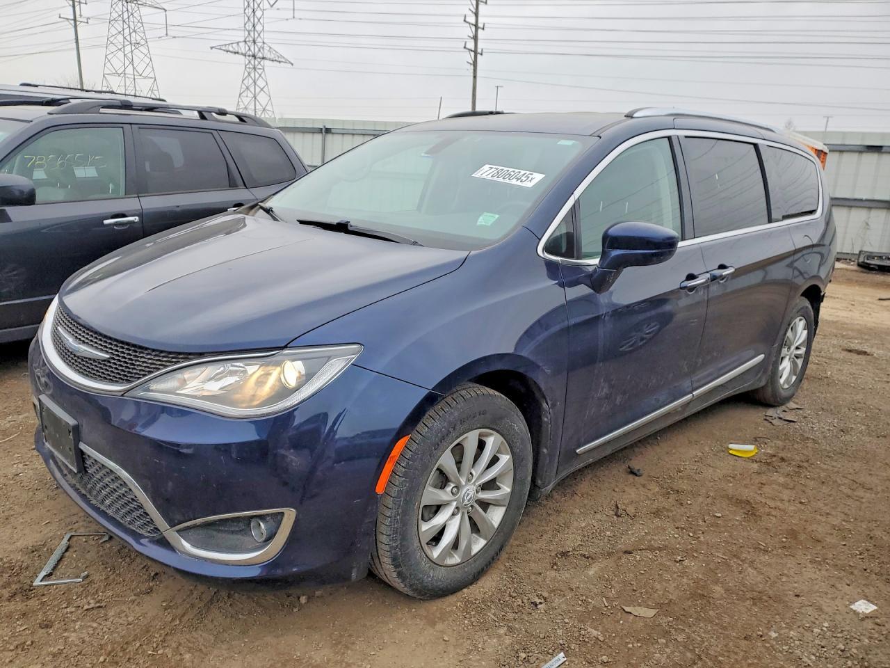 2018 Chrysler Pacifica Touring l