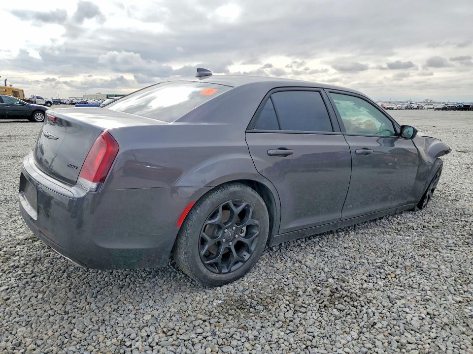 2022 Chrysler 300 Touring