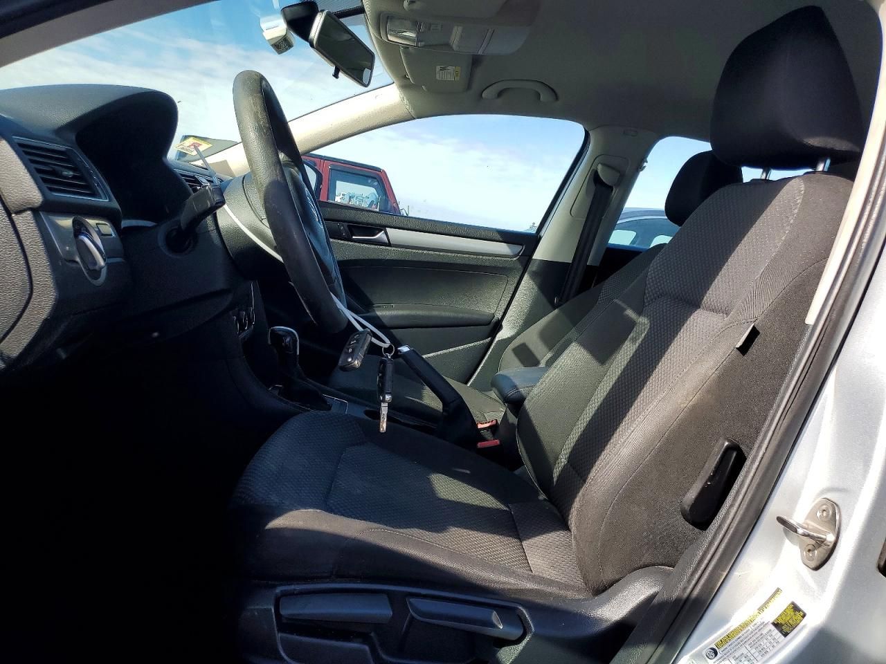 2015 Volkswagen Passat s