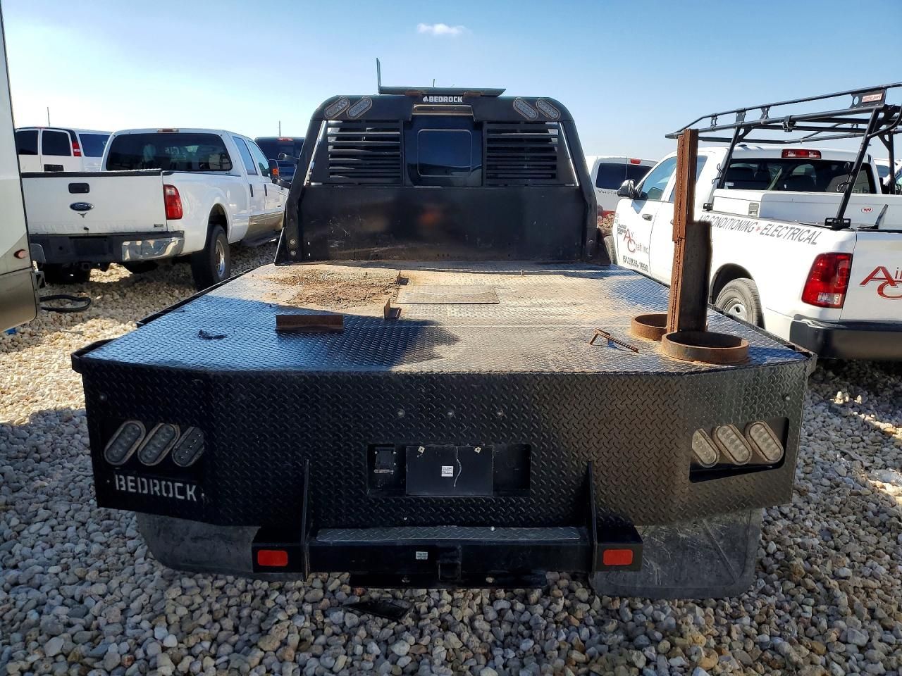 2024 Ford F350 Super Duty Flatbed Truck