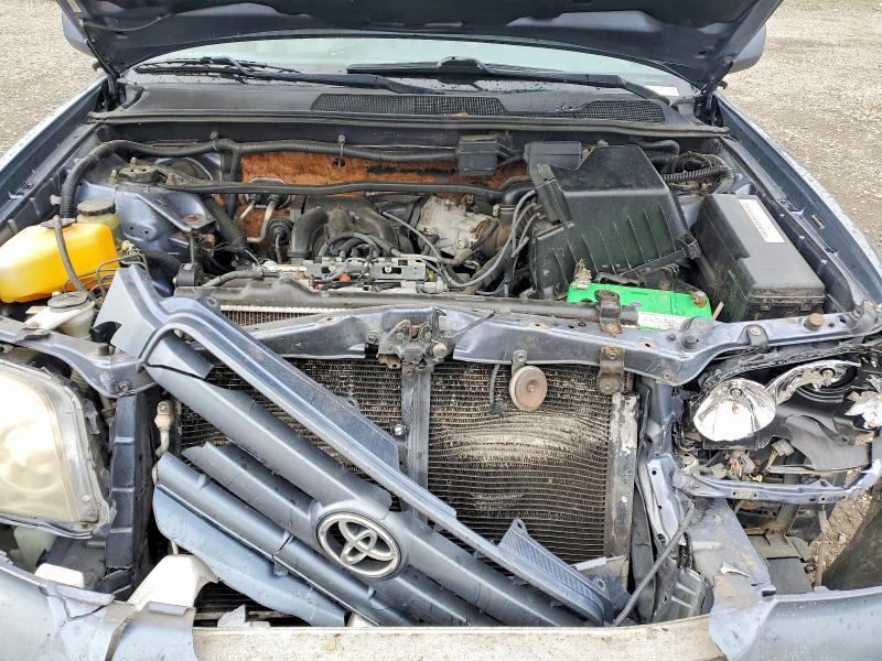 2004 Toyota Highlander Base