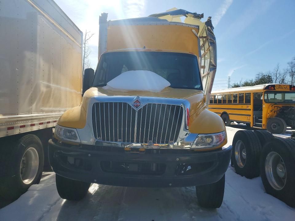 2023 International MV607 BOX Truck