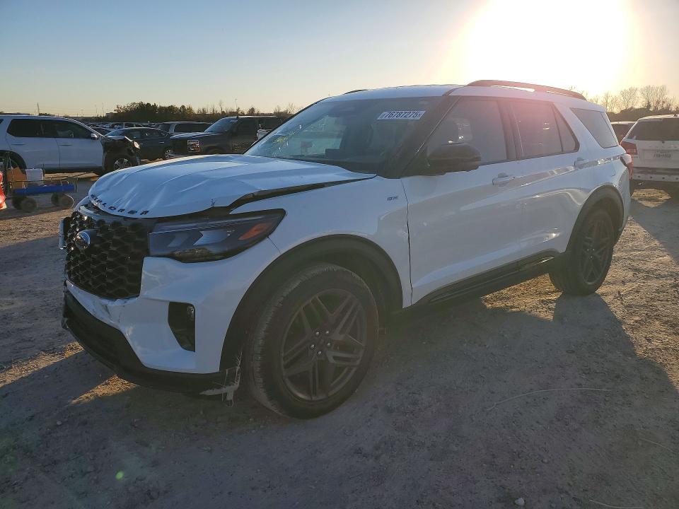 2025 Ford Explorer St-line