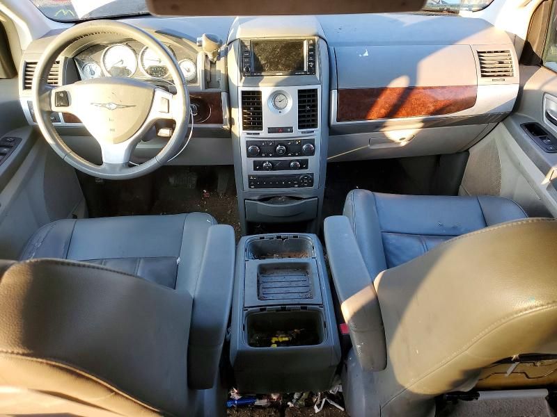 2010 Chrysler Town & Country Touring