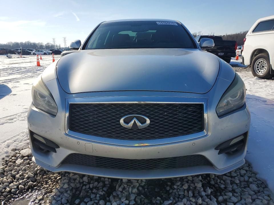 2015 Infiniti Q70 3.7