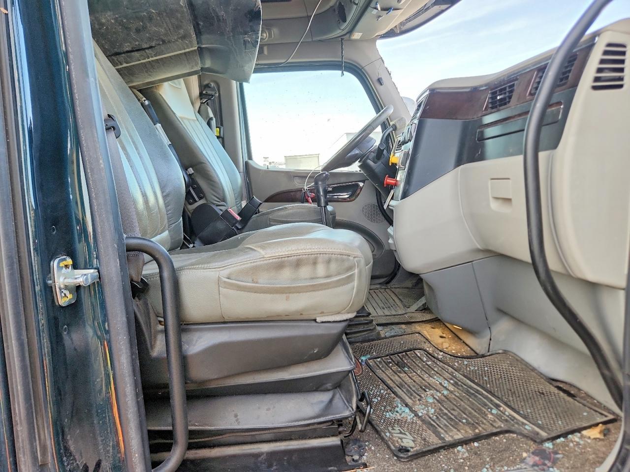 2020 Peterbilt 579 Semi Truck